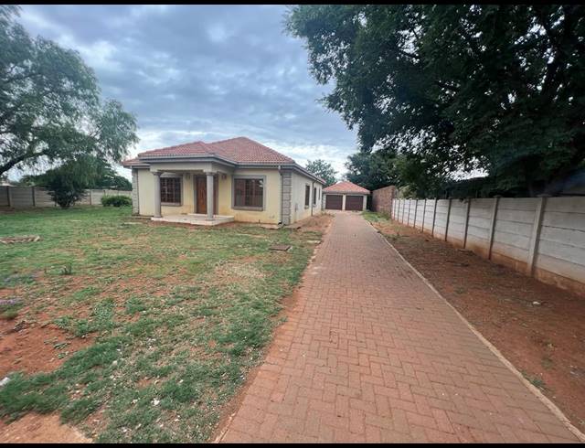 3 BEDROOM HOUSE FOR SALE IN KOOKRUS